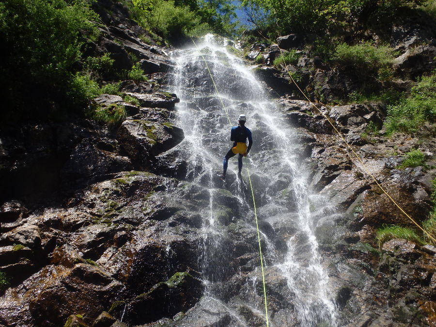 Canyoning Et Rappel Près De Montpellier Avec Entre2nature Dans Le Gard Et Les Cévennes