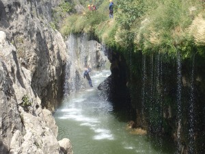 Canyoning près de Montpellier et des Cévennes dans l'Hérault. Proche de St-Guilhem le désert au pont du diable.