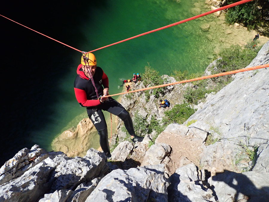 Rappel En Canyoning Au Ravin Des Arcs Dans L'Hérault En Occitanie. A Deux Pas De Montpellier