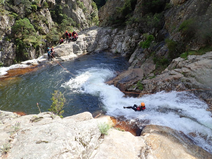 Canyoning Dans L'Hérault En Occitanie, Au Rec Grand, Près De Montpellier, Avec Entre2nature