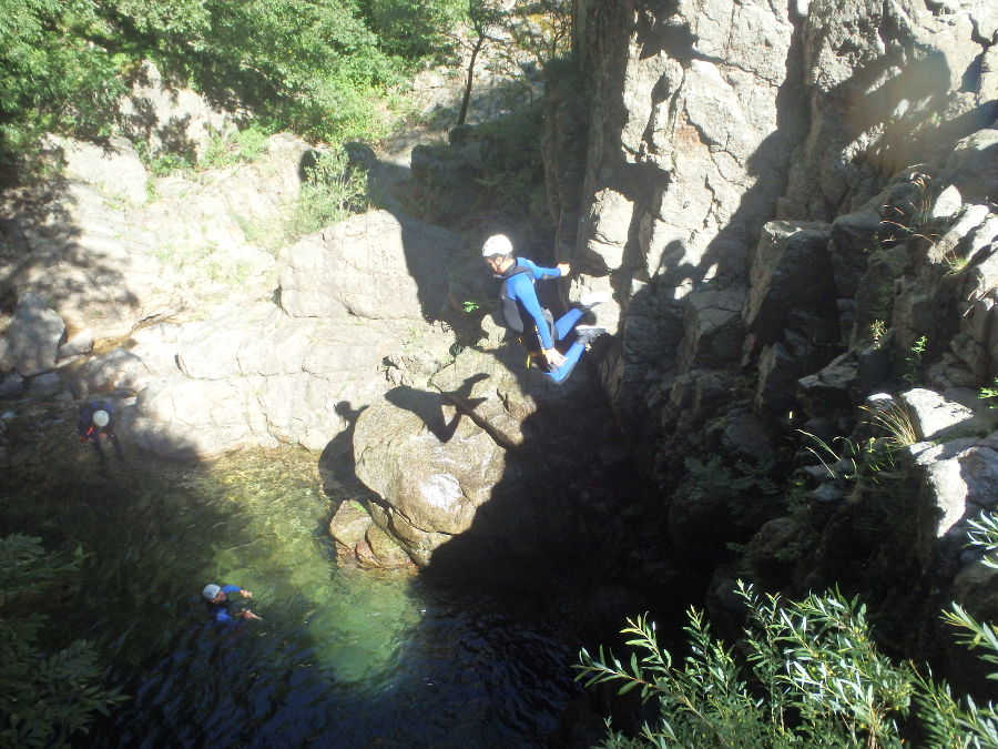 Canyoning Et Saut Près De Montpellier Aux Cascades D'Orgon Dans Le Gard Et Les Cévennes