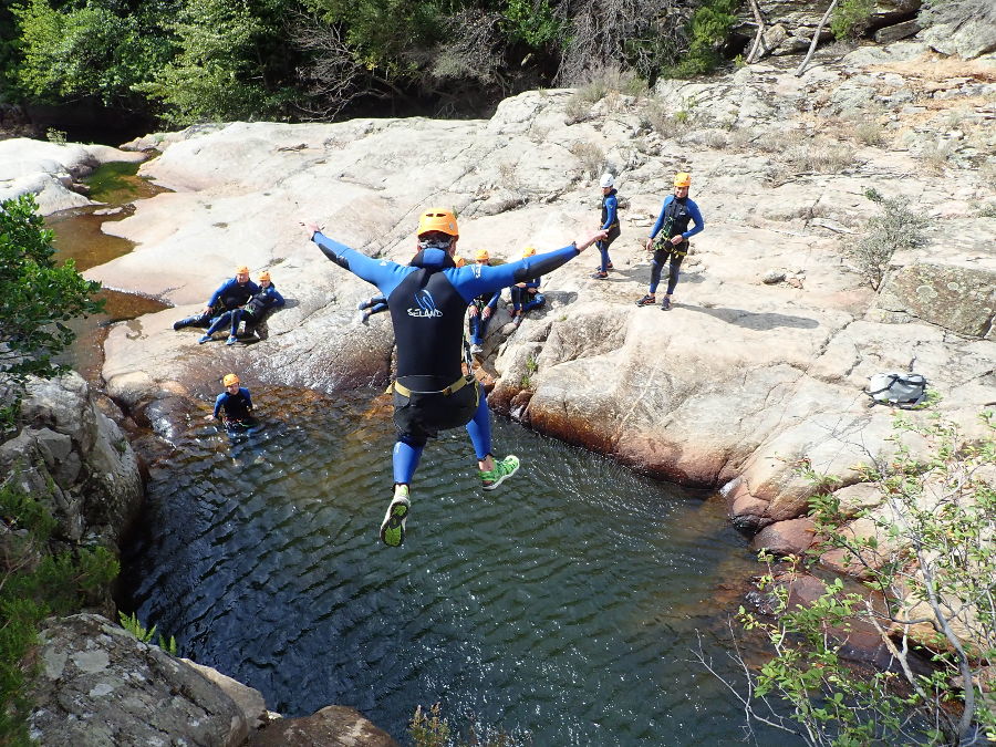 Canyoning Dans L'Hérault Au Rec Grand, Avec Les Moniteurs D'entre2nature De Montpellier