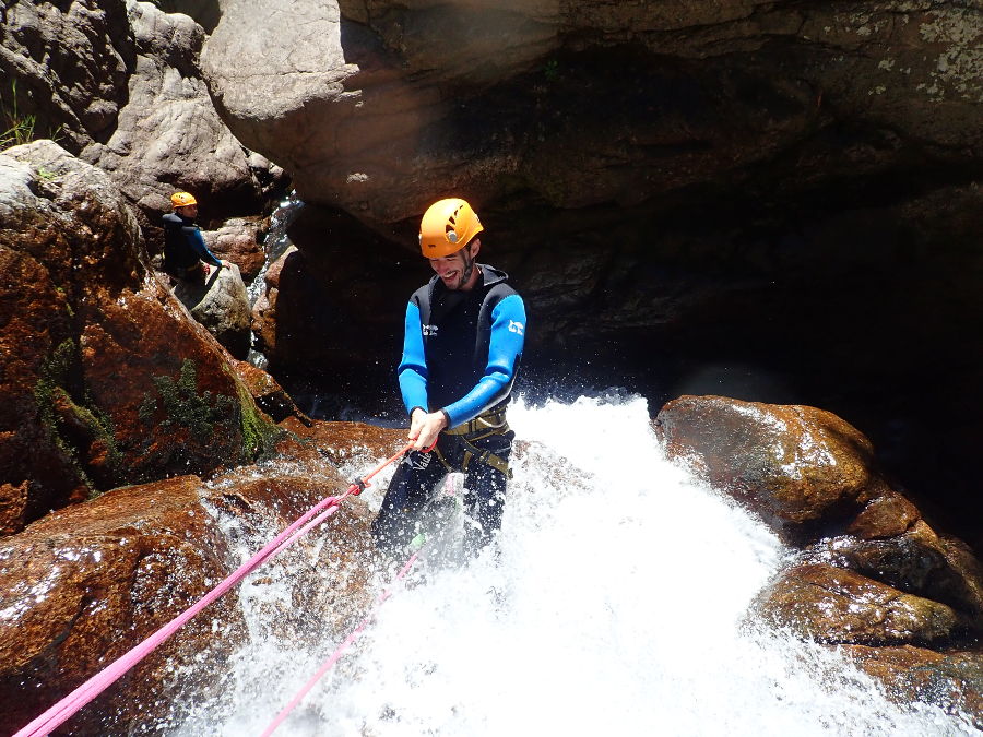 Canyoning Et Rappel Au Tapoul, Près De Montpellier Dans Les Cévennes.