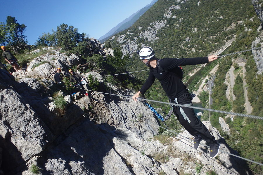 Via-ferrata Au Thaurac Près De Montpellier Avec Son Pont De Singe, Dans L'Hérault