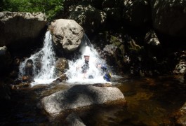 Canyoning En Languedoc-Roussillon Dans Le Gard Et L'Hérault. Sports De Pleine Nature à Sensations Dans Tous Le Languedoc-Roussillon.