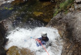 Canyoning En Languedoc-Roussillon Dans Le Gard Et L'Hérault, Dans Le Canyon Des Cascades D'Orgon, Avec Les Moniteurs De Montpellier, Spécialistes Des Activités De Pleine Nature