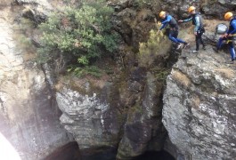 Saut En Canyon Dans Le Caroux Près De Montpellier