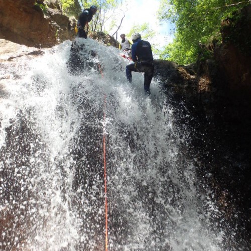 Canyon Des Cascades D'Orgon Dans Le Gard, Dans Les Cévennes, Avec L'équipe De Professionnels D'entre2nature, Basé Sur Montpellier Dans Le Département De L'Hérault.