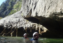 Randonnée Aquatique Au Ravin Des Arcs, Près De Montpellier, Avec Les Moniteurs Du Languedoc Et Du Gard.