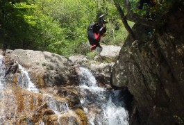 Canyon Des Cascades D'Orgon Dans Le Gard, En Cévennes Près Du Mont Aigoual, Avec Les Moniteurs De Montpellier Dans L'Hérault.