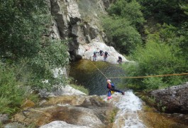 Canyoning Et Tyrolienne En Languedoc-Roussillon Dans Le Gard Et L'Hérault, Près Des Cévennes Dans Le Gard, Près Du Vigan. Avec Les Moniteurs D'entre2nature