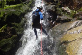 Sports De Pleine Nature Et Canyoning Dans Les Cévennes Et Le Gard, Près Du Mont Aigoual, Avec Les Moniteurs D'entre2nature Basé Sur Montpellier Dans L'Hérault En Languedoc.