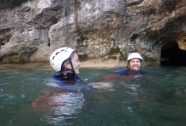 Randonnée Aquatique Au Ravin Des Arcs, Avec Les Moniteurs Canyon D'entre2nature, Basé à Montpellier.