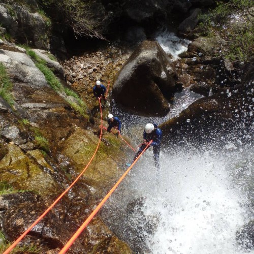 Rappel, Canyoning Et Sports Natures En Cévennes, Dans Le Gard Et L'Hérault Avec Les Moniteurs De Montpellier En Languedoc, Pour Toute La Famille Et Entre Amis