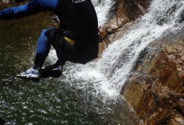 Canyoning Aquatique Dans Les Cascades D'Orgon En Cévennes Dans Le Gard. Tout Près De Montpellier, Avec Les Moniteurs D'entre2nature