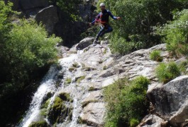 Canyoning Dans L'Orgon En Cévennes, Dans Le Gard, Près Du Vigan Sports De Pleine Nature Près De Montpellier Dans L'Hérault En Languedoc-Roussillon.