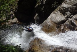 Canyoning Et Toboggan éjectable Dans L'Orgon, Près De Montpellier, Dans Les Cévennes Au Mont Aigoual. Avec Les Moniteurs De L'Hérault En Languedoc-Roussillon.