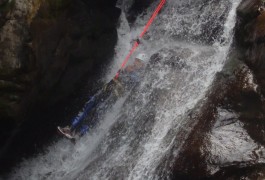 Toboggan Et Canyoning Au Tapoul, Avec Les Guides D'entre2nature, Basé à Montpellier Dans L'Hérault, En Languedoc-Roussillon