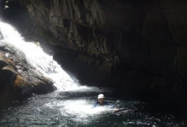 Guide En Canyoning Dans Le Tapoul Près De L'Hérault En Cévennes, Tout Près De Montpellier. Sports De Pleine Nature à Sensations Dans Tout Le Languedoc-Roussillon.