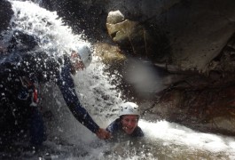 Randonnée Aquatique Et Canyoning Dans Le Soucy, Pour Une Découverte Pour Toute La Famille, Dans Les Cévennes Et Le Gard. Avec Les Moniteurs De L'Hérault Et Du Languedoc