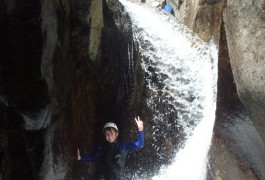 Moniteurs Canyoning Au Tapoul Dans Les Cévennes, Près De Montpellier. Sports De Pleine Nature Dans L'Hérault Et Le Gard