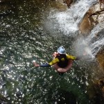 Activité De Pleine Nature Et Enterrement De Vie De Célibataire En Canyoning Dans Les Cascades D'Orgon En Cévennes Dans Le Gard, Près De Montpellier En Languedoc-Roussillon.