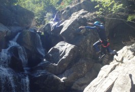 Guide En Canyoning En Languedoc-Roussillon Au Tapoul, Près De Montpellier Dans L'Hérault Et Tout Près Du Gard. Sports De Pleine Nature à Millau.