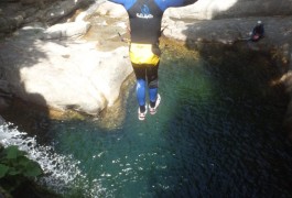 Canyoning Et Activités De Pleine Nature, Près De Millau Dans L'Aveyron, Avec Les Moniteurs D'entre2nature, Basé Sur Montpellier Dans L'Hérault En Languedoc-Roussillon