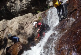 Canyoning Au Tapoul Pour Des Sensations De Pleine Nature, Dans Les Cévennes, Près De Millau Dans L'Aveyron