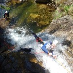 Enterrement De Vie De Célibataire En Canyoning Près De Montpellier Dans L'Hérault En Cévennes, Avec L'équipe De Professionnels D'entre2nature, Spécialiste Des Sports De Pleine Nature.