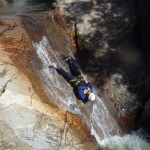 Activité De Pleine Nature Et Enterrement De Vie De Garçon Près De Montpellier Dans L'Hérault. Encadrement Par Des Moniteurs Professionnels Du Canyoning Et De L'escalade.