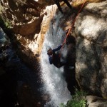 Canyoning Et Enterrement De Vie De Garçon Dans Les Cascades D'Orgon En Cévennes, Près De Montpellier Dans Le Languedoc-Roussillon. Avec Une équipe De Professionnels Spécialistes Des Sports De Pleine Nature.