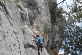 Activités De Pleine Nature En Escalade, Entre Les Cévennes Et Le Caroux, Près De Montpellier Dans L'Hérault Et Le Gard En Languedoc-Roussillon.