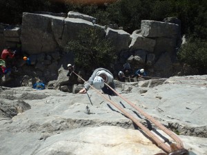 Escalade en famille ou entre amis à Valflaunès avec les moniteurs du Languedoc, basé sur Montpellier, dans l'Hérault et le Gard. Avtivités de pleine nature à sensations.