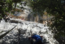 Escalade Entre Les Cévennes Et Le Caroux, Au Thaurac, Près De La Grotte Des Demoiselles à Montpellier