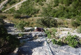 Escalade Grande Voie Avec Les Moniteurs Du Languedoc-Roussillon, Au Thaurac Dans Les Gorges De L'Hérault En Languedoc-Roussillon.