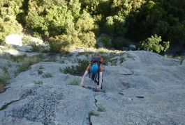 Escalade Grande Voie Avec Les Moniteurs Du Languedoc-Roussillon, Spécialistes Des Sports De Pleine Nature Dans L'Hérault Et Le Gard.