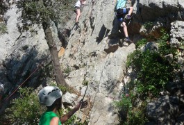 L'escalade, C'est Une Activité De Pleine Nature Encadrée Par Des Moniteurs Professionnels, Basé Sur Montpellier, Dans L'Hérault En Languedoc-Roussillon