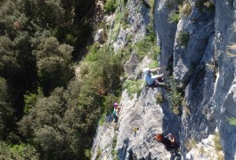 Escalade Grande Voie Dans L'Hérault Et Le Gard, Avec Des Guides Professionnels Des Activités De Pleine Nature, Basé Sur Montpellier.