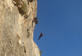 Rappel à Sensations En Escalade, Avec Les Guides De Montpellier, Dans L'Hérault Et Le Gard En Languedoc-Roussillon.