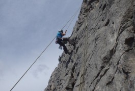 Découverte Du Rappel En Escalade, Près De Montpellier, Dans L'Hérault Et Le Gard. Activités De Pleine En Languedoc-Roussillon