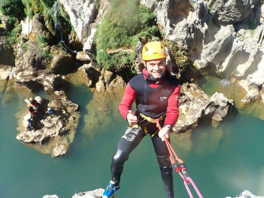 EVG Et EVJF En Canyoning Près De Montpellier Dans L'Hérault, Près De St-Guilhem Le Désert.