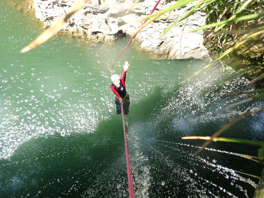 EVJF En Canyoning Autour De Montpellier Dans L'Hérault