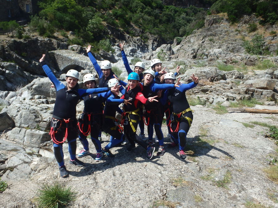 EVJF Enterrement De Vie De Jeune Fille En Canyoning Au Canyon Du Soucy