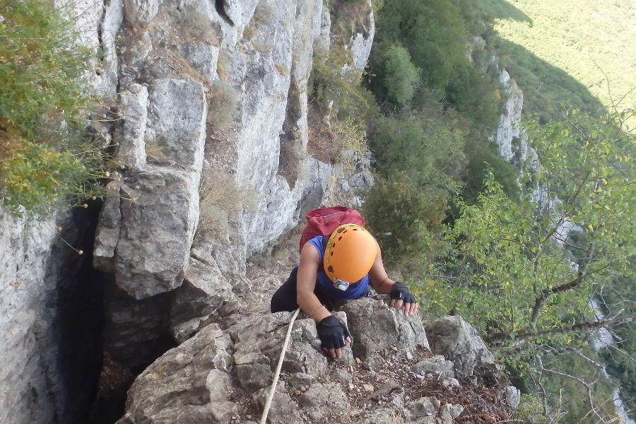 EVG Et EVJF Près De Montpellier Dans La Randonnée-rappel Du Pic Saint-Loup