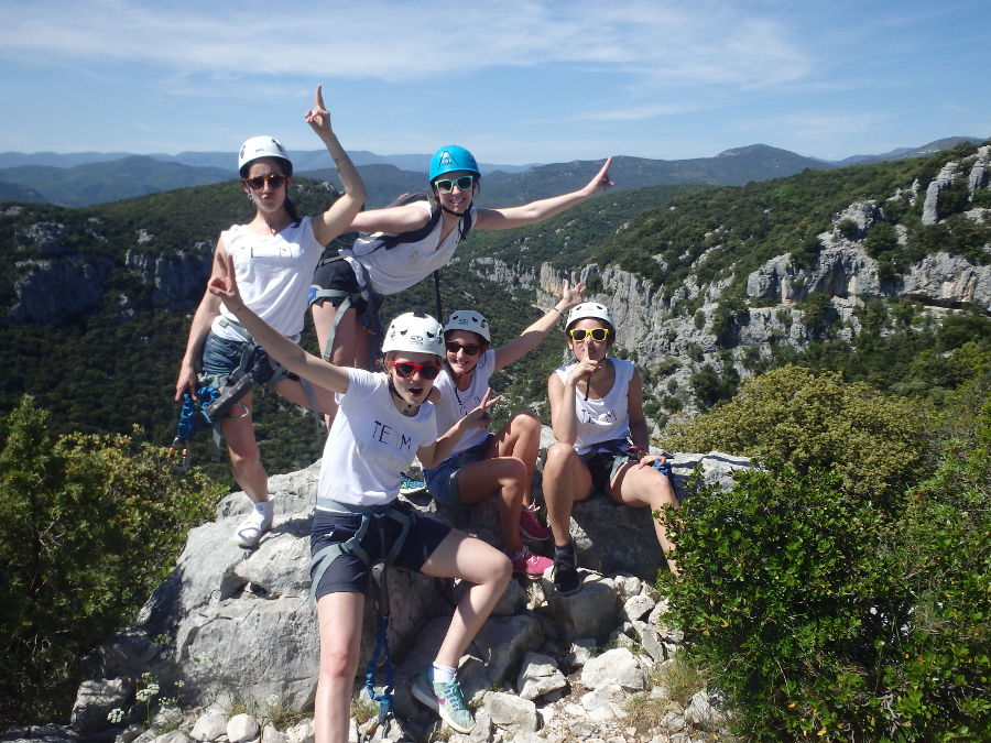 Enterrement De Vie De Jeune Fille EVJF En Via-ferrata Près De Montpellier