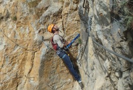 Via-ferrata Près De Lunel Au-dessus Du Vidourle