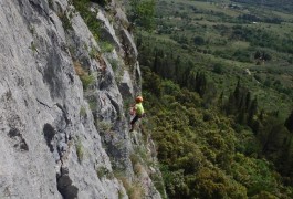 Escalade Grande Voie Dans Les Cévennes Et Le Caroux, Avec Les Moniteurs Du Languedoc, Dans L'Hérault Et Le Gard à Montpellier.