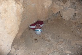 Grotte De La Randonnée-rappel Du Pic St-Loup, Près De Montpellier Dans L'Hérault En Languedoc-Roussillon. Sports De Pleine Nature Avec Les Moniteurs D'entre2nature.