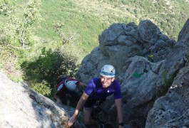 Escalade, Randonnée Et Rappel Au Pic St-Loup, Pour Des Sports De Pleine Nature Dans L'Hérault Et Le Gard En Languedoc. Acommpagné Des Moniteurs D'entre2nature Basé à Montpellier.